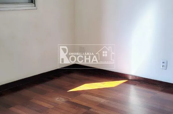 2Quartos, sala, cozinha, banheiro, garagem. 