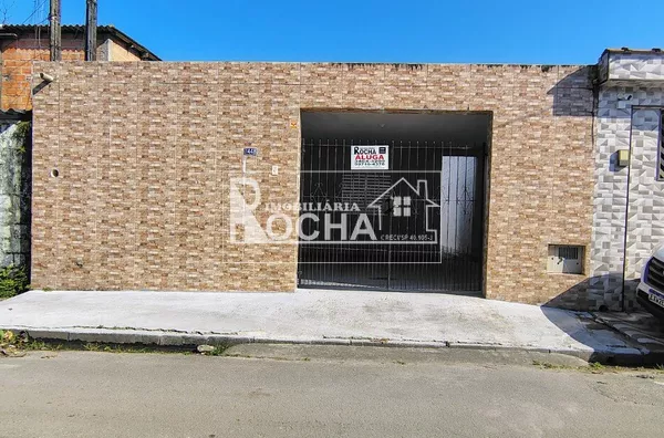 CASA TERREA, QUINTAL GRANDE, 1 QUARTO, SALA, COZINHA, BANHEIRO, GARAGEM COBERTA