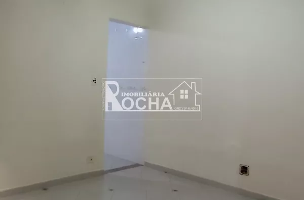 CASA 3, Quartos, (1.suíte), Sala, Cozinha, Banheiro.