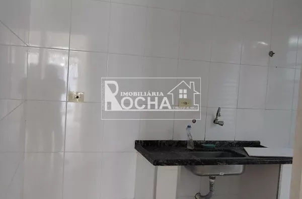Casa Geminada 2 quartos, sala, cozinha, banheiro, garagem ,área de serviço, quintal - Foto 8
