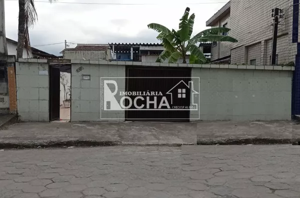 TERRENO com 10 x 27,50 = 275m²   documento ok.  Benfeitorias: casa em alvenaria, cobertura de telha,  2 quartos, sala, cozinha, banheiro, quintal grande,