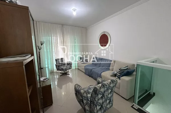 Casa sobreposta Alta, 3 dormitórios para venda no Estuário em Santos