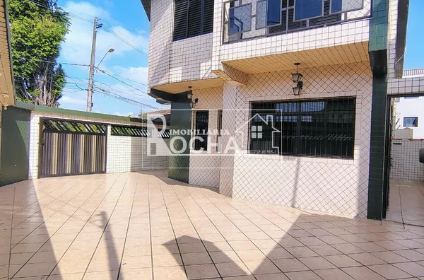 3 Quarto,  1.suíte, Sala, cozinha, 3 banheiros, garagem ampla.