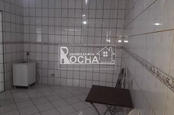 CASA EM TERRENO 10 X 30, TIPO EDICULA, 3.QUARTOS, 