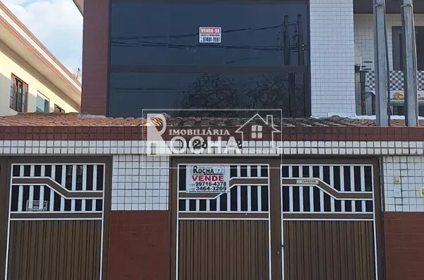 3Quartos, 1.suíte, sala, cozinha, área de serviço, banheiro garagem individual. 