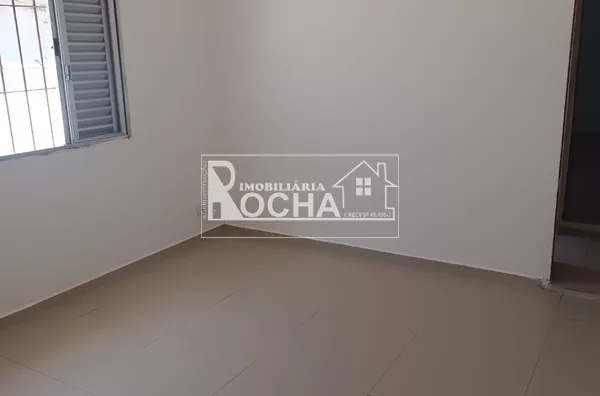 Casa 3 dormitórios, 2 banheiros, Jockei Clube, São Vicente