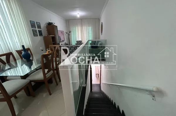 Casa sobreposta Alta, 3 dormitórios para venda no Estuário em Santos