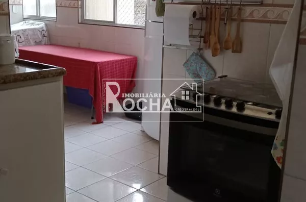 Apt. 2dormitórios, (sendo 1 suíte); Sala ampla, Varanda com vista para o mar; Banheiro social  Copa e cozinha;  Dependência de serviço  Lavanderia; 1 vaga de garagem - Foto 8