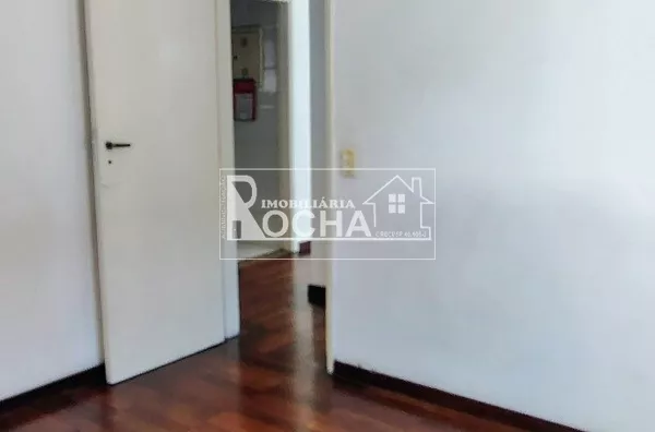 2Quartos, sala, cozinha, banheiro, garagem. 