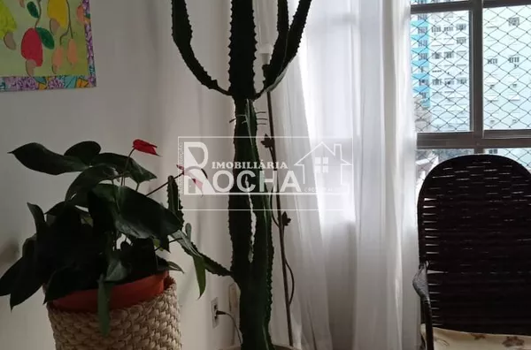 Apt. 2dormitórios, (sendo 1 suíte); Sala ampla, Varanda com vista para o mar; Banheiro social  Copa e cozinha;  Dependência de serviço  Lavanderia; 1 vaga de garagem - Foto 6