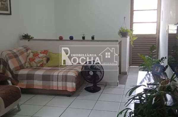 2 quartos, 1-suíte, sala, cozinha, banheiro, garagem carro e moto. - Foto 27