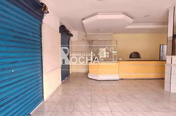 Loja com 80m² + cozinha, vestiario, salas, despensa, banheiros