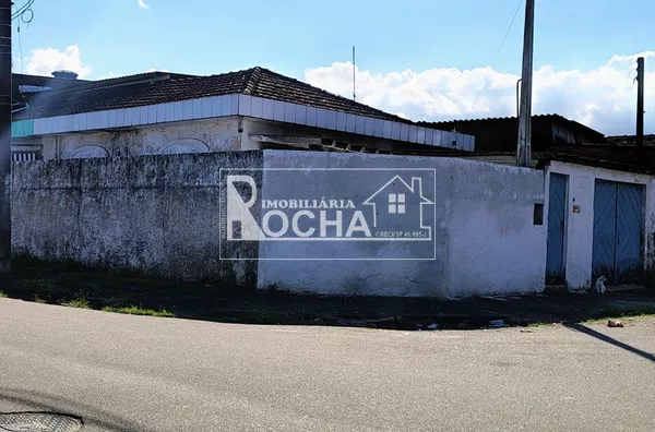 Casa Geminada 2 quartos, sala, cozinha, banheiro, garagem ,área de serviço, quintal 
