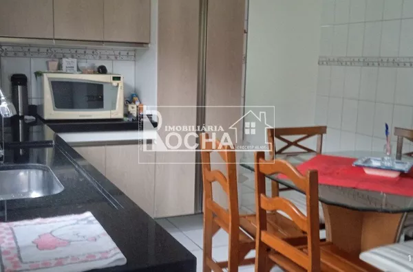 2 quartos, 1-suíte, sala, cozinha, banheiro, garagem carro e moto. - Foto 19