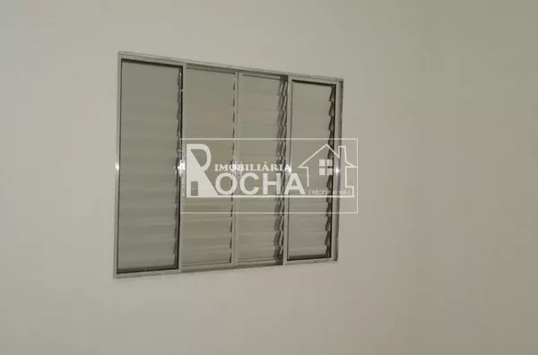 CASA,: QUARTO, COZINHA, BANHEIRO, ÁREA DE SERVIÇO. 