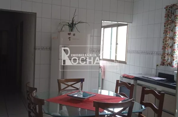 2 quartos, 1-suíte, sala, cozinha, banheiro, garagem carro e moto. - Foto 24