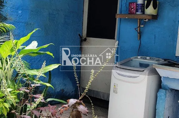 2Quartos, 1suite, sala, cozinha, baheiro, 2garagem, mais edicula nos fundos. - Foto 21