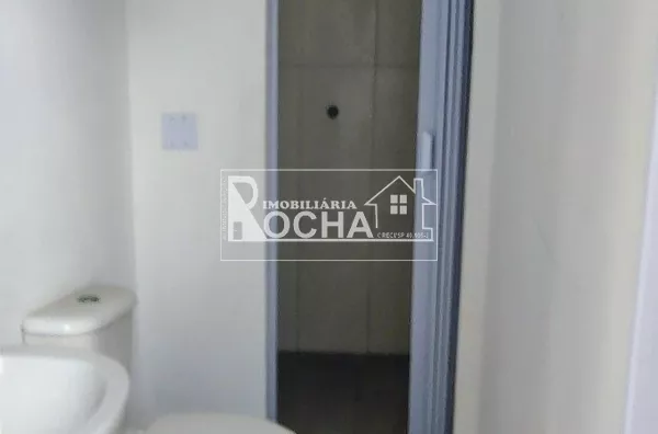 Galpão em terreno com edicula