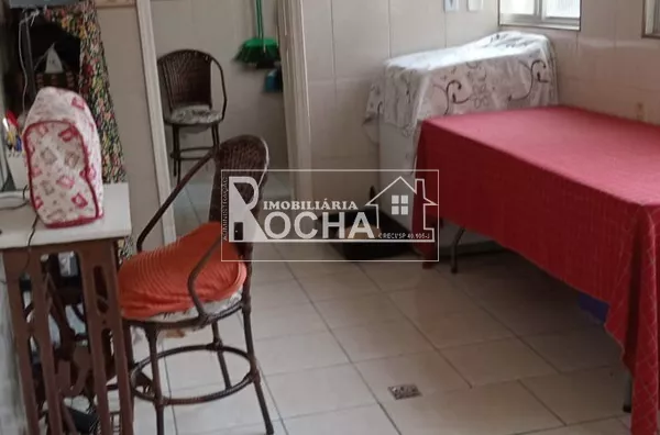 Apt. 2dormitórios, (sendo 1 suíte); Sala ampla, Varanda com vista para o mar; Banheiro social  Copa e cozinha;  Dependência de serviço  Lavanderia; 1 vaga de garagem - Foto 16