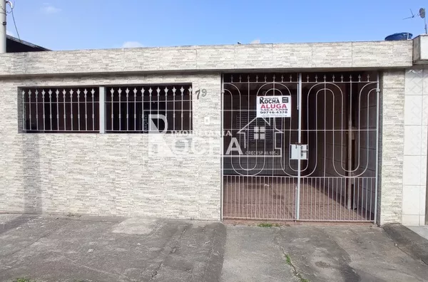 CASA, 2 QUARTOS, SALA, COZINHA, BANHEIRO, GARAGEM, QUINTAL.