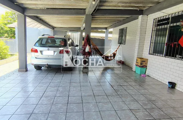 Casa Isolada, terreno 300m², com 2quartos (sendo 1 suite), sala, cozinha, banheiro, garagem, area de serviço, quintal grande 