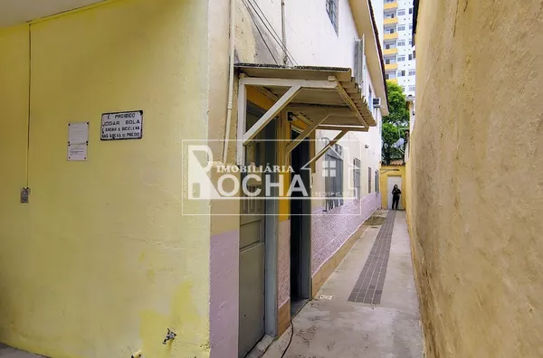 2quartos, sala. cozinha, banheiro, garagem, área de Serviço