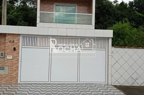 SOBRADO: 3 QUARTOS, (1-SUÍTE) SALA, LABABO, COZINHA, BANHEIROS, GARAGEM, ÁREA DE SERVIÇO, QUINTAL.