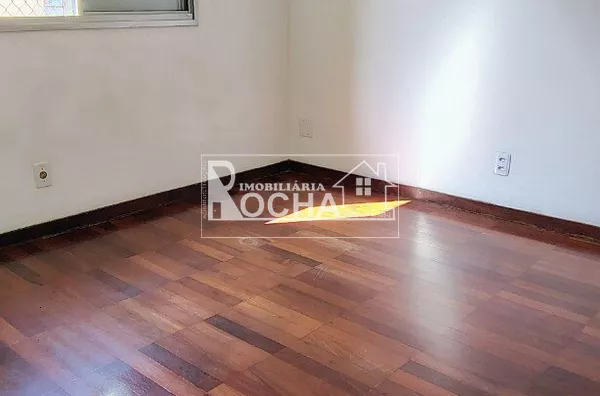 2Quartos, sala, cozinha, banheiro, garagem. 