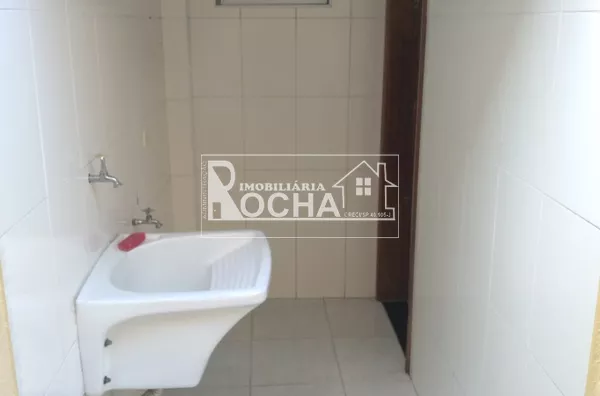 Sobrado 2 dormitórios mais dependencias Náutica - São Vicente