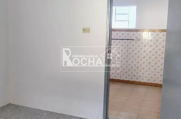 3.quartos, suíte, sala, cozinha, banheiro, garagem; edícula: quarto, sala, cozinha, banheiro, quintal, area de serviços individuais - Foto 20