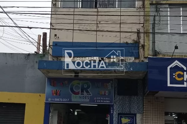 Imóvel Comercial loja térrea e superior, comprimento aproximadamente 40 x 5 de frente