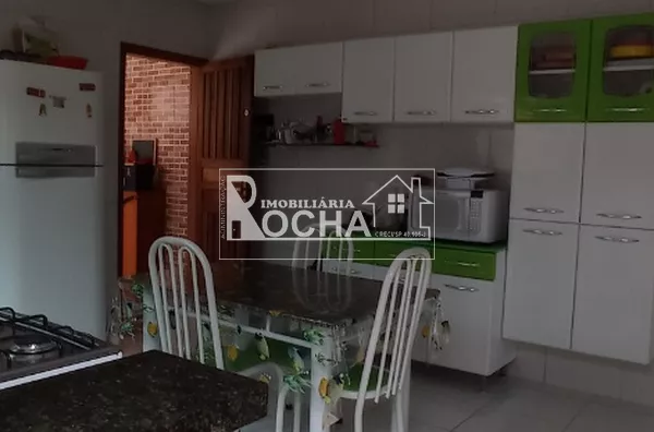 SOBRADO: 3 QUARTOS, (1-SUÍTE) SALA, LABABO, COZINHA, BANHEIROS, GARAGEM, ÁREA DE SERVIÇO, QUINTAL. - Foto 12
