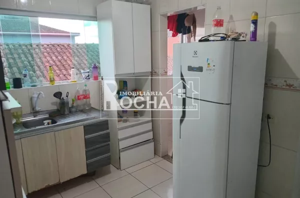 Venda entrada independente, 2 dormitórios, Gar. Cidade Naútica, São Vicente