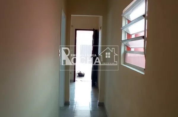 Casa para locação, 2 dormitórios com garagem