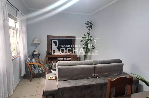 Sobrado 3 quartos 1suite, garagem individual, quintal Parque São Vicente, São Vicente