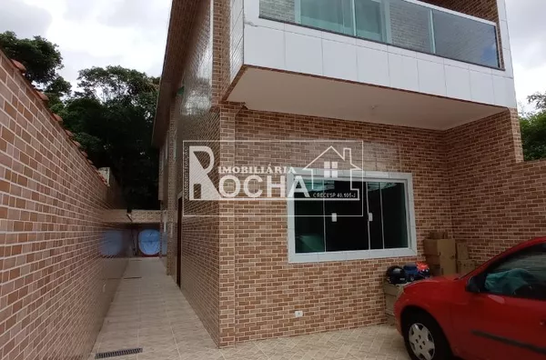 SOBRADO: 3 QUARTOS, (1-SUÍTE) SALA, LABABO, COZINHA, BANHEIROS, GARAGEM, ÁREA DE SERVIÇO, QUINTAL.