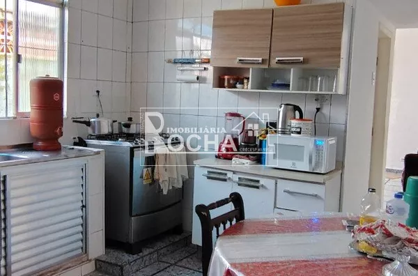 2Quartos, 1suite, sala, cozinha, baheiro, 2garagem, mais edicula nos fundos. - Foto 10