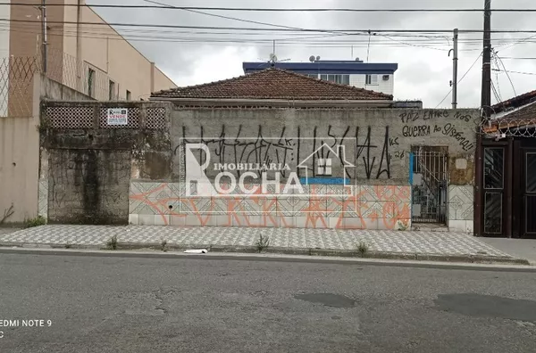 TERRENO  10 X 35 COM CONSTRUÇÕES.