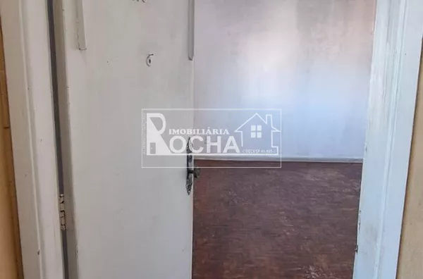 Apto, 2Quartos, sala, cozinha, banheiro, garagem 1 vagas, área de serviço