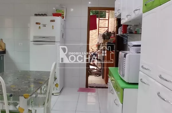 SOBRADO: 3 QUARTOS, (1-SUÍTE) SALA, LABABO, COZINHA, BANHEIROS, GARAGEM, ÁREA DE SERVIÇO, QUINTAL. - Foto 14