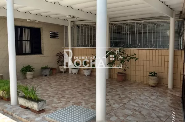 Casa geminada 2 quartos, com edicualas, Parque são vicente são vicente.