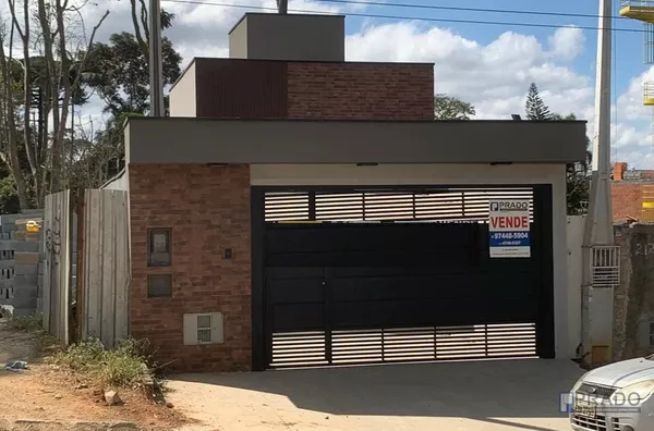 Casa Nova Terrea Acabamentos de Primeira com vários diferenciais, Fachada Moderna com revestimento e acabamento Ripado, 3dorms sendo uma suíte, Cozinha e Sala pé direito alto, 2vagas Portão Automático, mais informações na descrição abaixo: