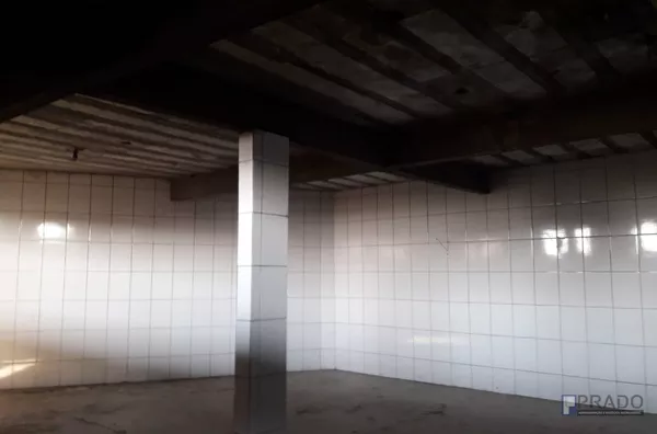 ÓTIMO GALPÃO CAMBIRI FERRAZ DE VASCONCELOS, 700 METROS PE DIREITO ALTO, COM ENTRADA DE CAMINHÃO, ESCRITÓRIO, 2 BANHEIROS E VESTIÁRIO.  VENDA DA CASA DE REFERENCIA: CA1795 JUNTO COM, GALPÃO CASA COM 4DORMS MÉDIO PADRÃO E CHURRASQUEIRA, CONFIRA A REFERENCIA