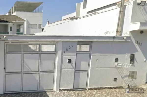 Sobrado para VENDA no bairro JARDIM DOS IPÊS, próximo ao SUZANO SHOPPING, Com terreno de 217m², área construída de 166,60m²,  Segue mais informações na descrição abaixo: