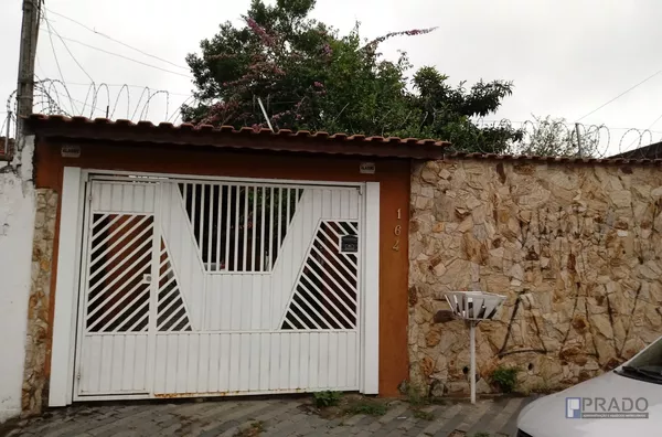 SOBRADO PARA VENDA NA CIDADE BOA VISTA EM SUZANO COM 2 DORMITÓRIOS, SALA, COZINHA, 2 WCS, ÁREA DE SERVIÇO, VARANDA, AMPLO QUINTAL, CHURRASQUEIRA,5 VAGAS DE GARAGEM, ACEITA FINANCIAMENTO- TERRENO 10 X 30 - ÁREA CONSTRUÍDA 167,02M²