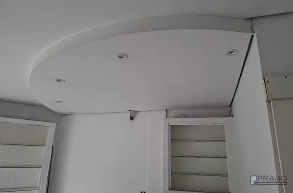 Locação Salão de Esquina na Av: Brasília em Suzano Próximo ao Supermercado Nagumo, 60m2: 10 de Frente por 6 de Fundos, Recepção, Escritório, 1 Sala e um WC, pode aproveitar Fachada;  R$ 2.200,00 + IPTU. - Foto 9