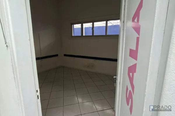 Espaço Comercial Térreo, com 10 salas, copa/cantina, recepção, vaga na porta - Foto 14