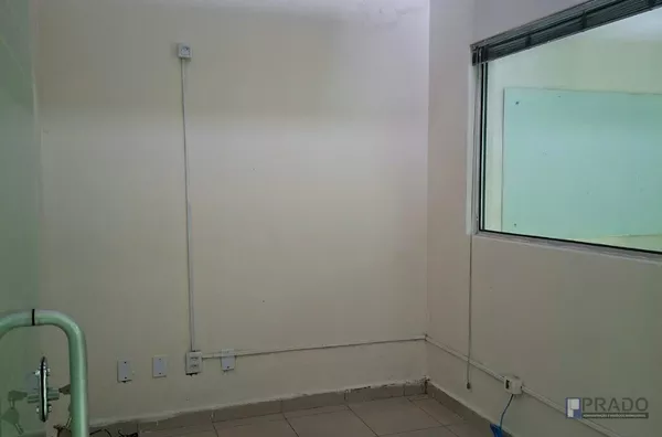 Espaço Comercial Térreo, com 10 salas, copa/cantina, recepção, vaga na porta - Foto 12