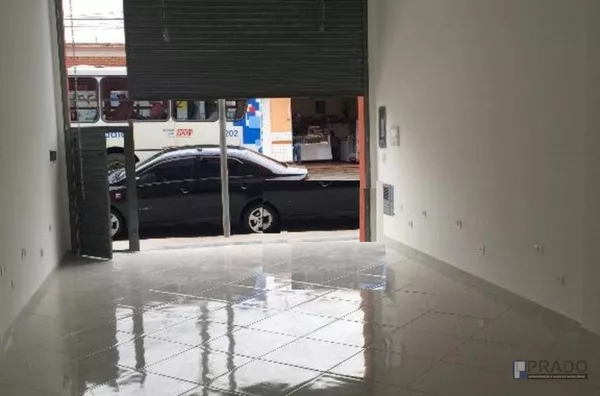 SALÃO COMERCIAL NA RUA BENJAMIN CONSTANT COM 40M² E UM BANHEIRO - PRÓXIMO MOGIDONTO.