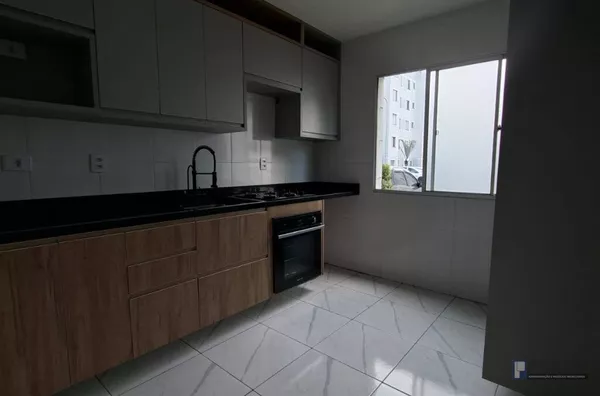 APARTAMENTO TERREO MOBILIADO, 1 DORMITORIO, C/ FOGÃO COOKTOP, FORNO E DEPURADOR DE AR